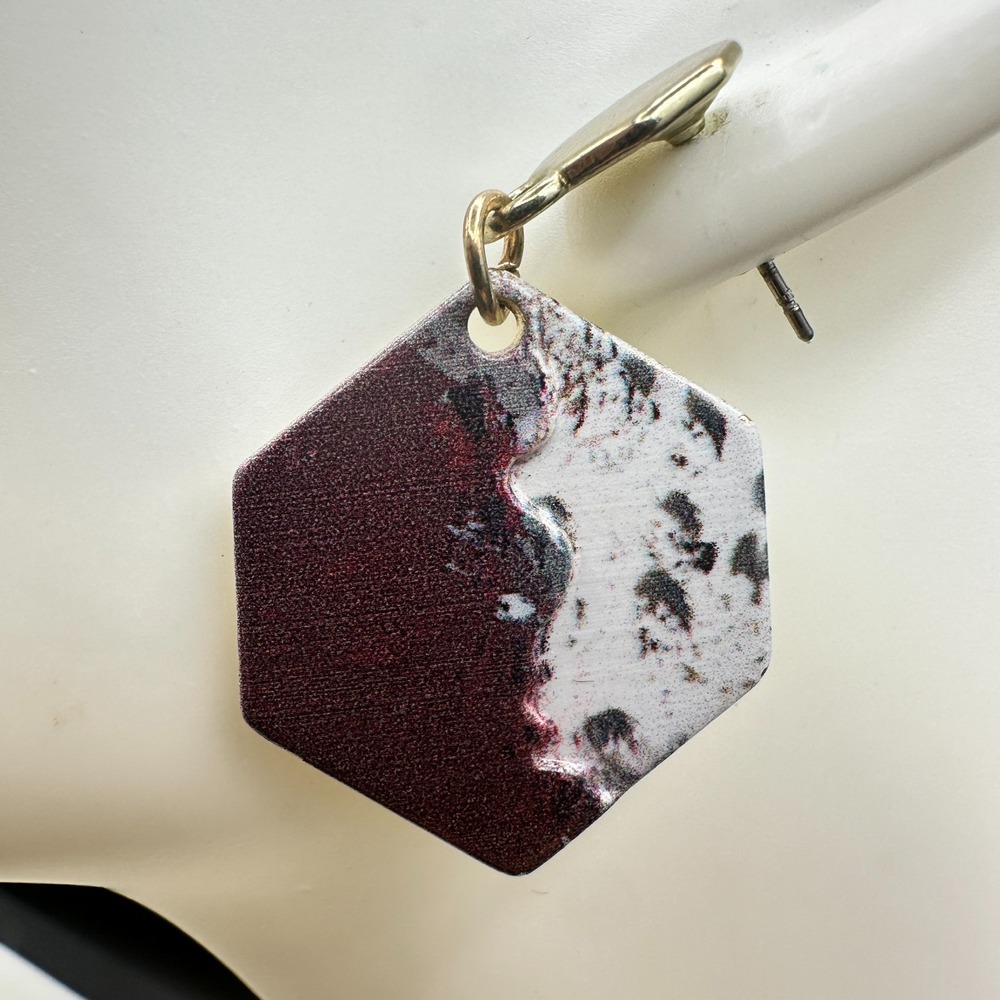 Vintage Hexagon Geometric Dangle Earrings Gold Tone Maroon White Pattern Art